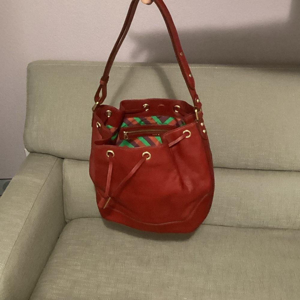 Chic Red Leather Shoulder Bag
